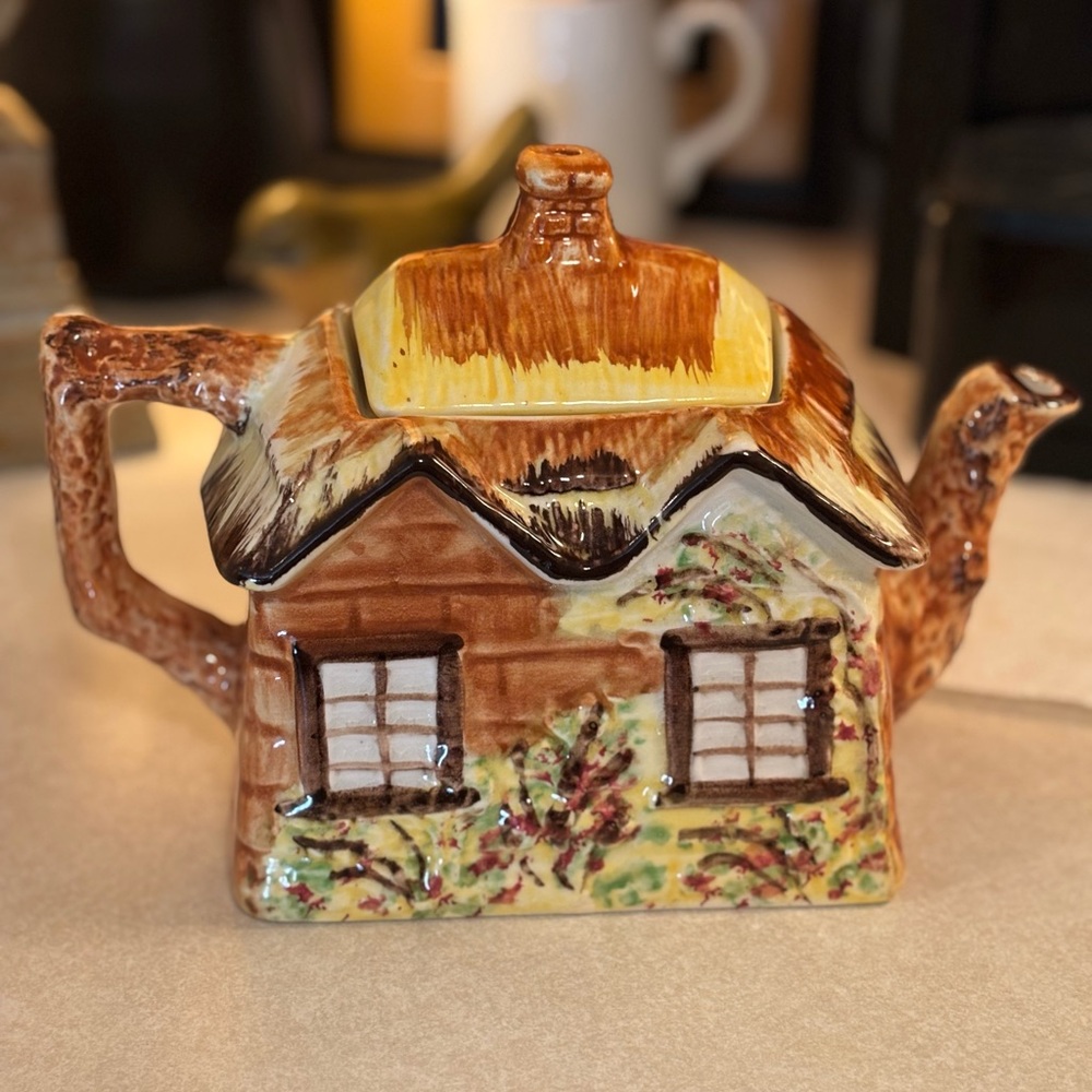 PRICE KENSINGTON COTTAGEWARE TEAPOT